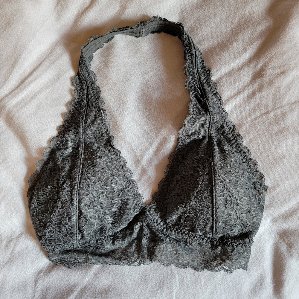 Gilly Hicks || Lace Halter Bralette